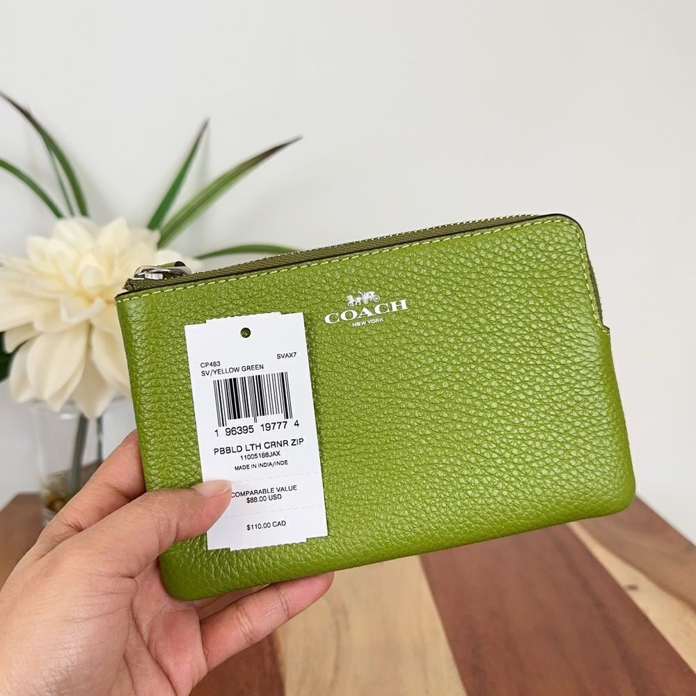 NWT Coach Leather‎ Corner Zip Wristlet - Picture 5 of 5